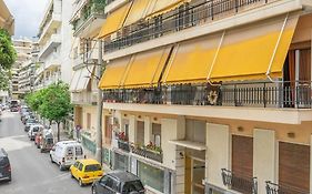 Spacious Apt Close To Metro